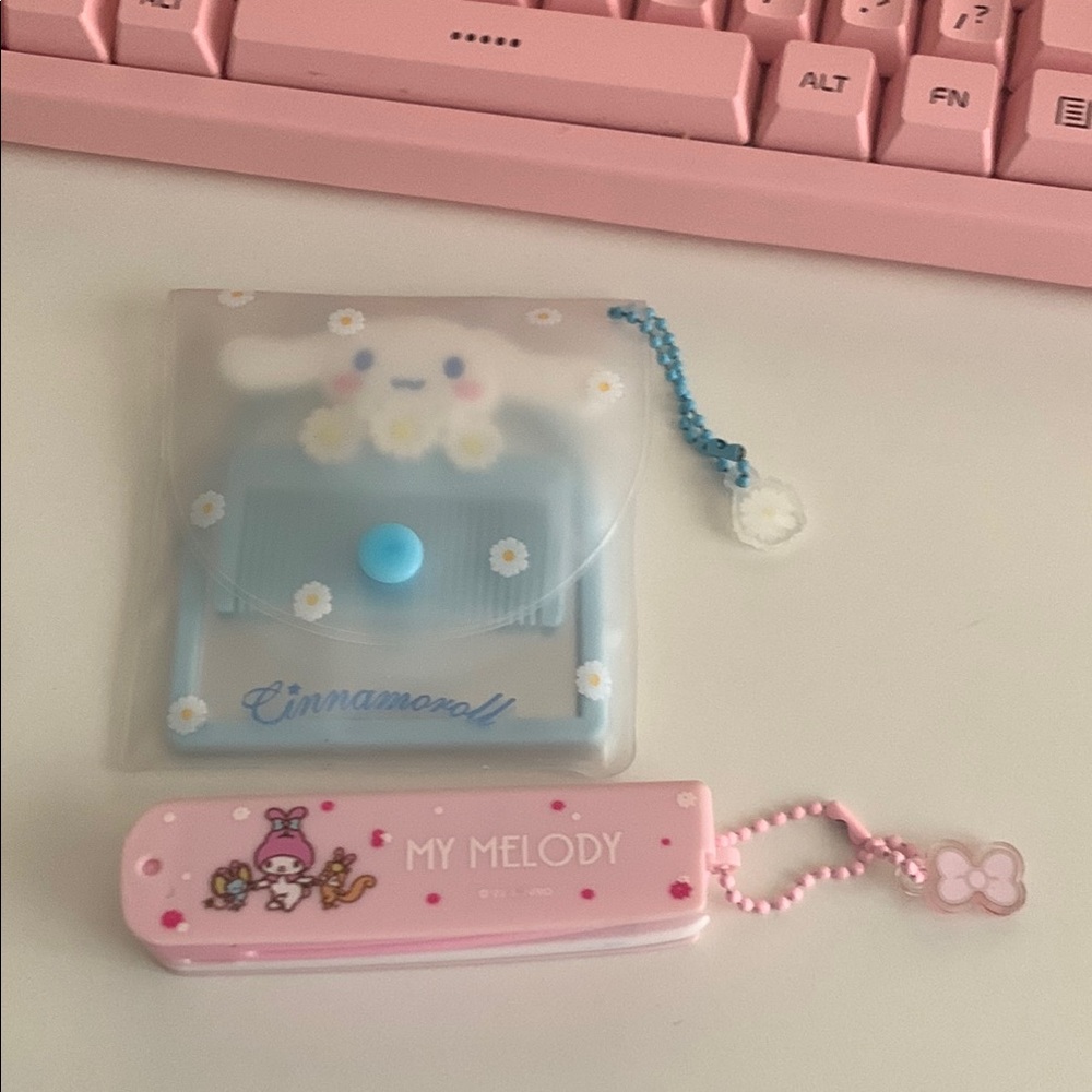 Cinnamoroll and My Melody Comb and Mirror Set